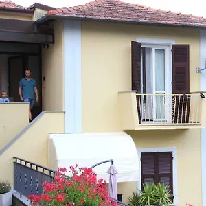 Casa Maio Riccò del Golfo di Spezia